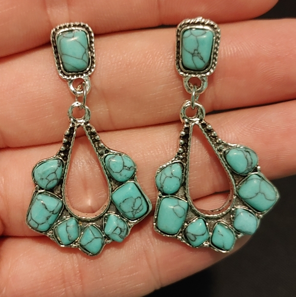 Dangle Earrings - Picture 1 of 3